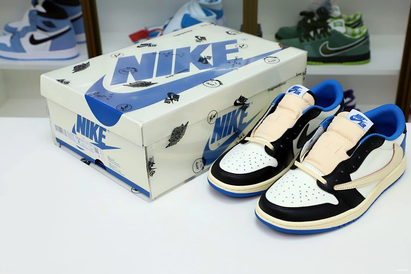 FRAGMENT TRAVIS X LOW JORDAN 1 SCOTT X AIR DESIGN 1210